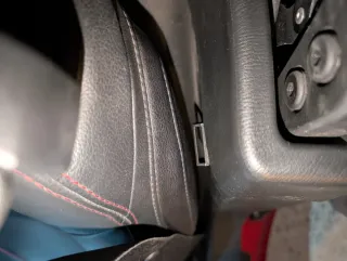 Soporte hebilla cinturón Mazda MX5 / Abarth 124