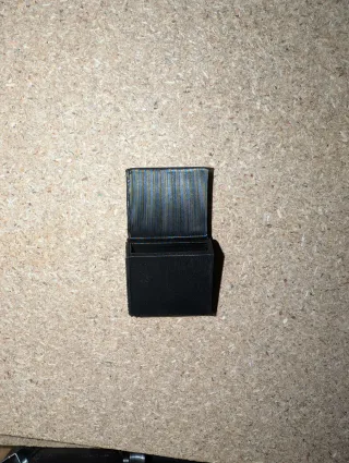 Soporte hebilla cinturón Mazda MX5 / Abarth 124