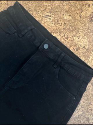 Pantalón corto vaquero negro