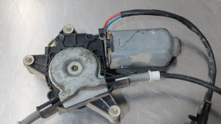 ELEVALUNAS DELANTERO DERECHO NISSAN PRIMERA BERLI