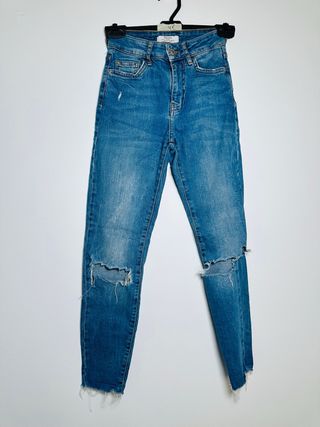 Vaqueros Bershka Skinny Talla 32 Rotos