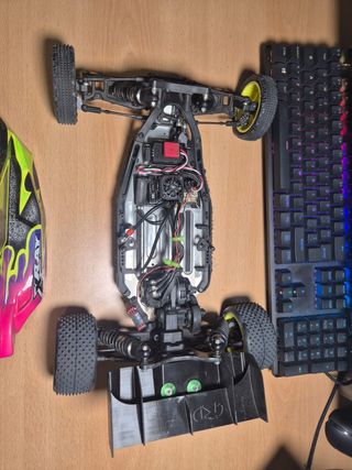 Coche RC escala 1/10 Xray XB2