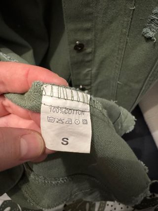 Camisa vaquera desgastada verde