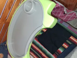 Trona bebé venta en persona o posible envío.