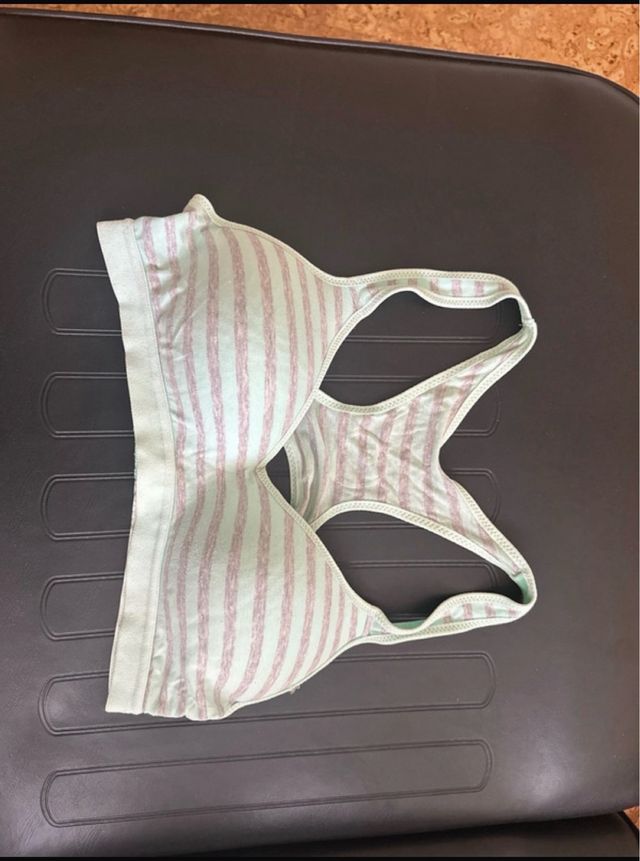 Sujetador deportivo a rayas