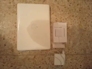 MacBook Blanco Apple dos unidades buen estado