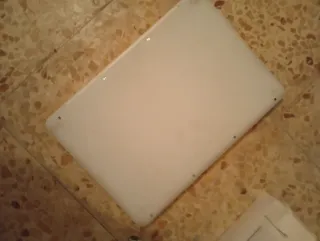 MacBook Blanco Apple dos unidades buen estado