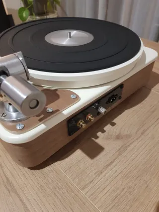 Tocadiscos Lenco B51 restaurado