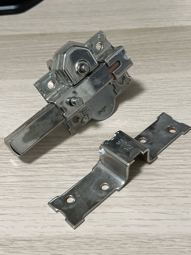 Pestillo de puerta FAC metálico