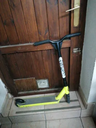 Patinete  Amarillo Decathlon