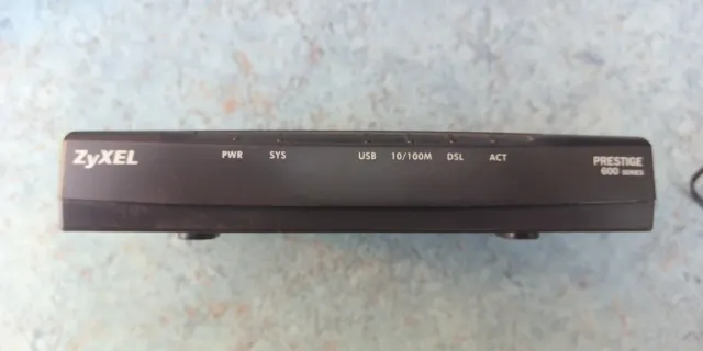 2 módems/routers marca Zyxel