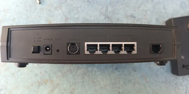 2 módems/routers marca Zyxel