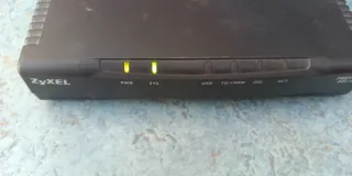 2 modem/router marca Zyxel