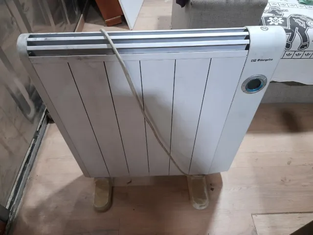 Riscaldatore Orbegozo bianco e argento