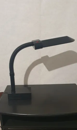 Lampada da tavolo vintage nera