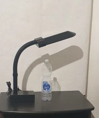 Lampada da tavolo vintage nera