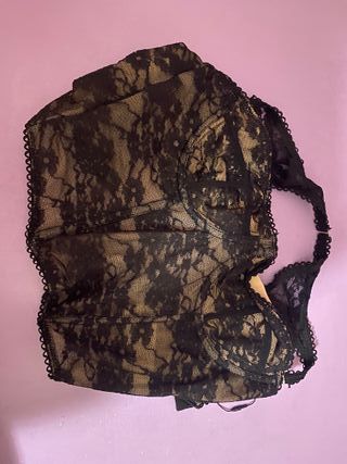 Top de encaje negro y dorado