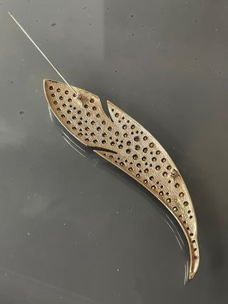 Spilla vintage AV piuma strass oro argento