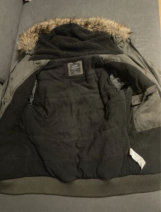 Abrigo Bershka verde militar - Talla S