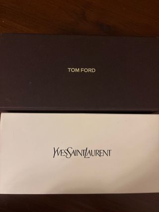 Cajas de gafas Tom Ford y Yves Saint Laurent