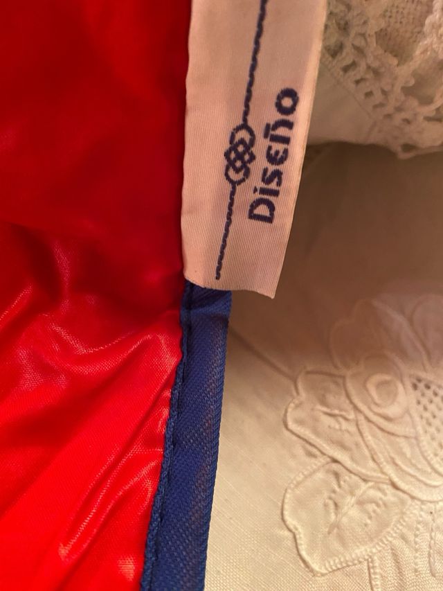 Saco de dormir azul y rojo