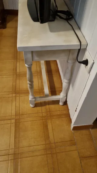 Tavolo consolle in legno laccato bianco