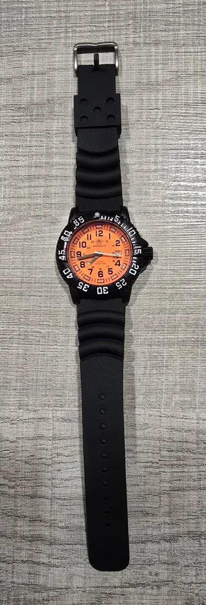 Reloj Addiesdive Naranja y Negro