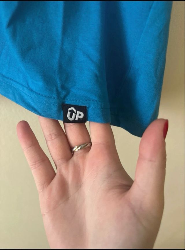 Camiseta azul de niño