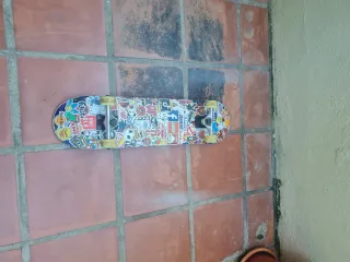 2 Patinetas: Checkerboard y Stickers