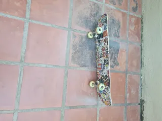 2 Patinetas: Checkerboard y Stickers