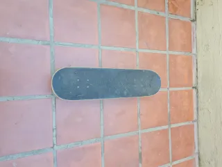 2 Patinetas: Checkerboard y Stickers