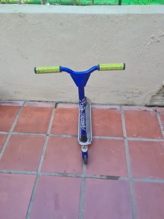 2 Patinetas: Checkerboard y Stickers