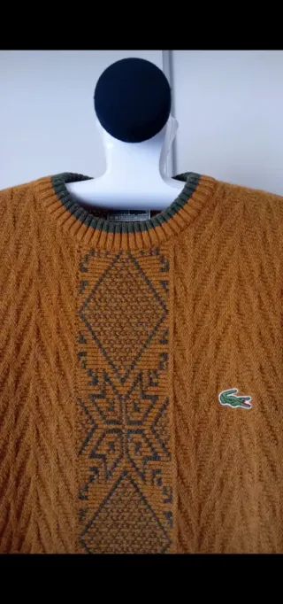 Jersey Lacoste Naranja con Diseño Geométrico