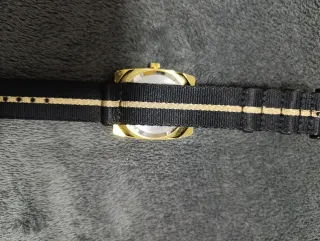 Reloj BMW Homenaje Dorado