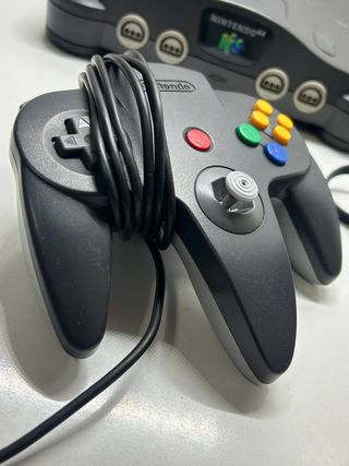 Nintendo 64 Giapponese (NTSC J) + Controller + Cablaggio