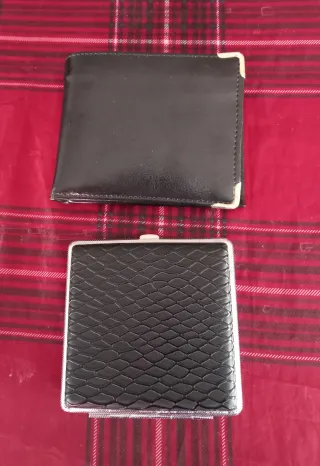 Cartera de piel y pitillera