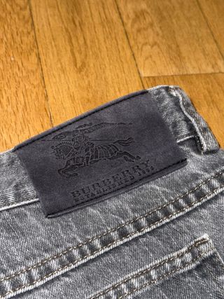 Pantalón Burberry Gris