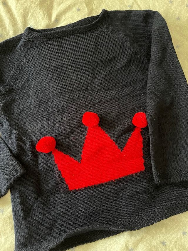 Jersey niño azul con corona roja