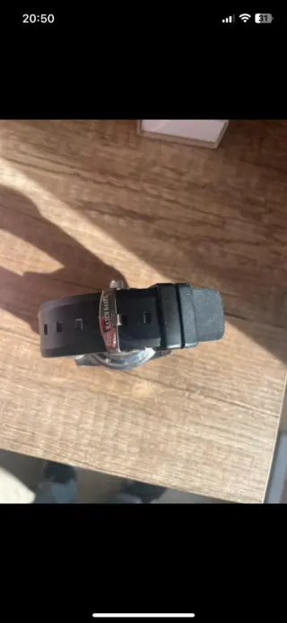 Reloj Basel Negro y Rojo