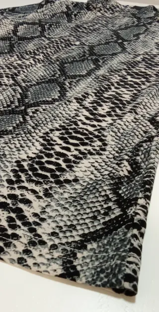 Camiseta manga larga estampado serpiente Talla S