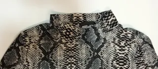 Camiseta manga larga estampado serpiente Talla S