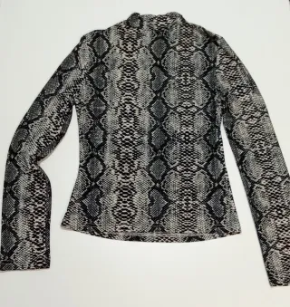 Camiseta manga larga estampado serpiente Talla S