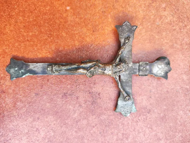 Crocifisso antico in metallo 12x7 cm