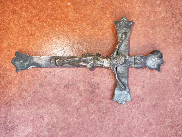 Crocifisso antico in metallo 12x7 cm