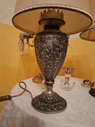 Antica lampada da tavolo anni '70