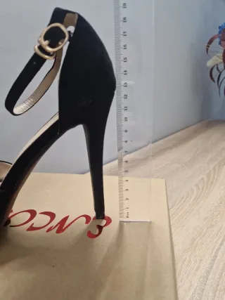 Zapatos de tacón ante negro T. 40 usados una vez