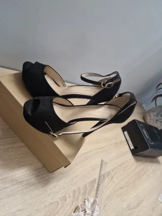 Zapatos de tacón ante negro T. 40 usados una vez