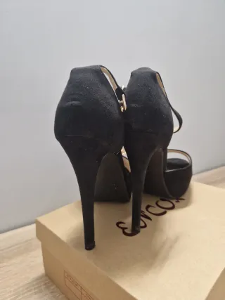Zapatos de tacón ante negro T. 40 usados una vez