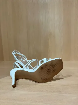 Sandalias blancas Stradivarius