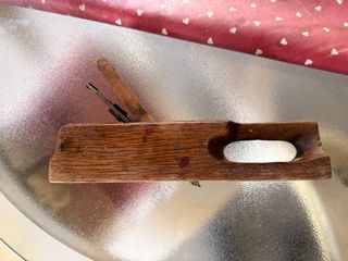 Antica pialla da falegname in legno